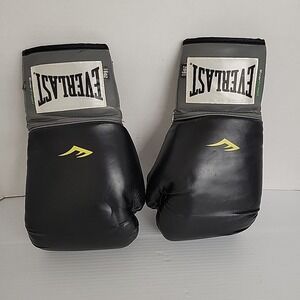 Boxing‎ Gloves- Everlast EverFresh 16oz Training Boxing Gloves Black